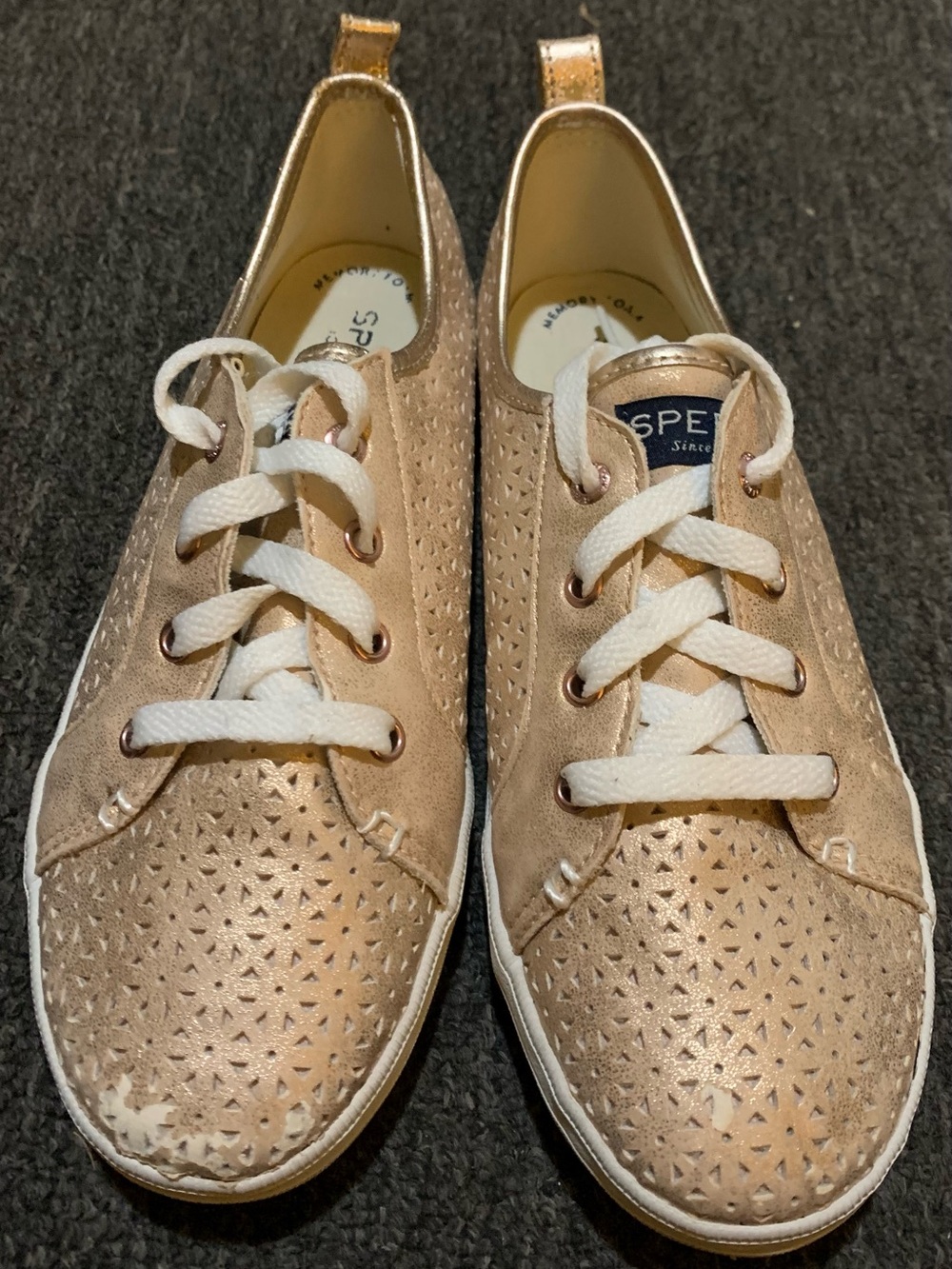 Girls Sperry Gold Metallic Perforated Sneakers Sz.3M